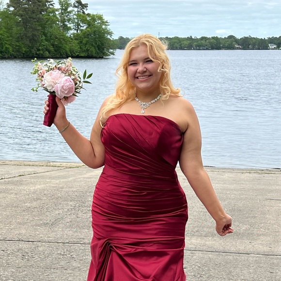 Meet your Posher, Kimi - Picture 3 of 8